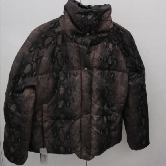 NWT- BlankNYC- Between the Line- Reversible Puffer Jacket- Size L - Picture 7 of 7